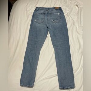 american eagle mom jeans. size 2 regular.